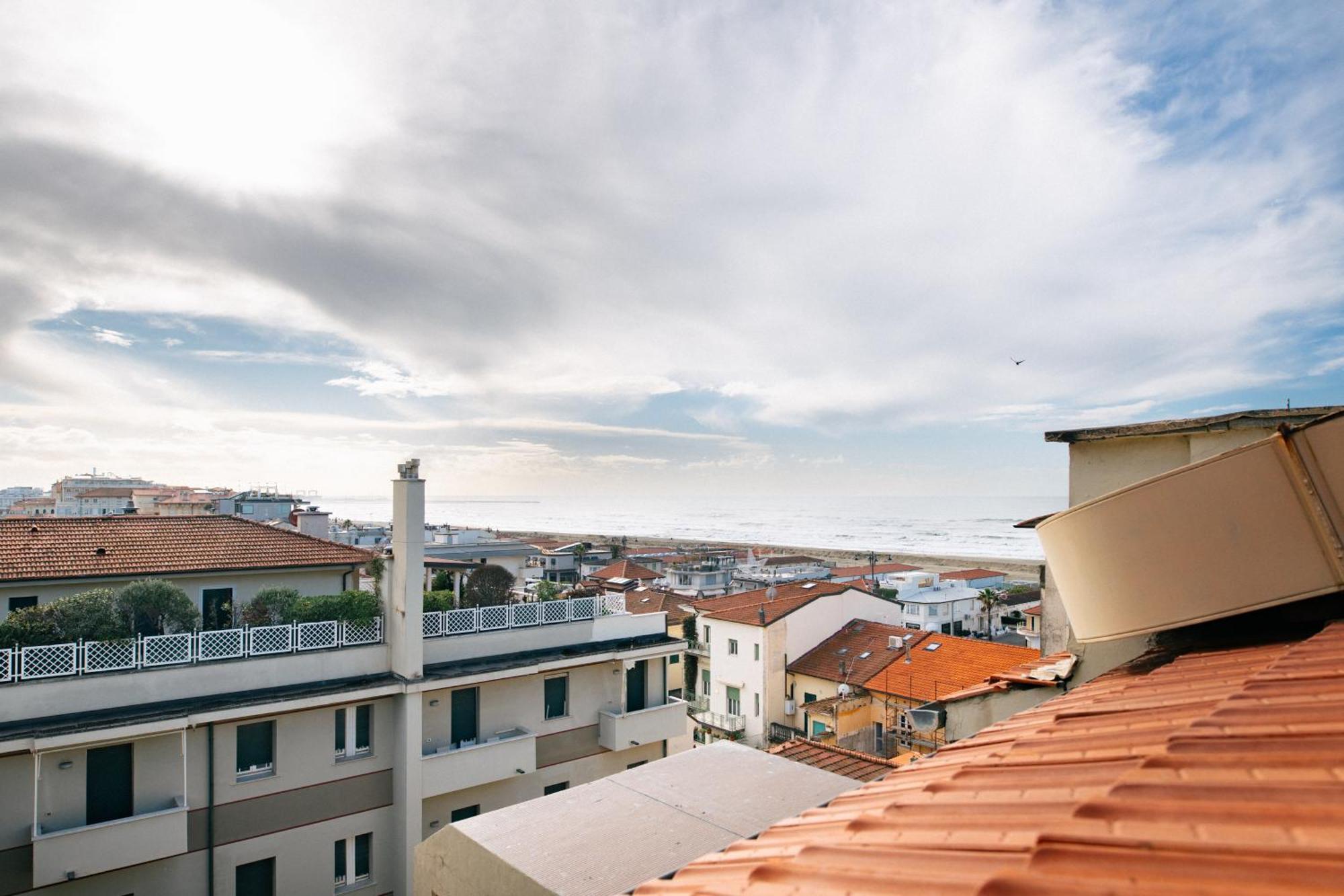 Hotel Residence Esplanade Viareggio Exterior photo